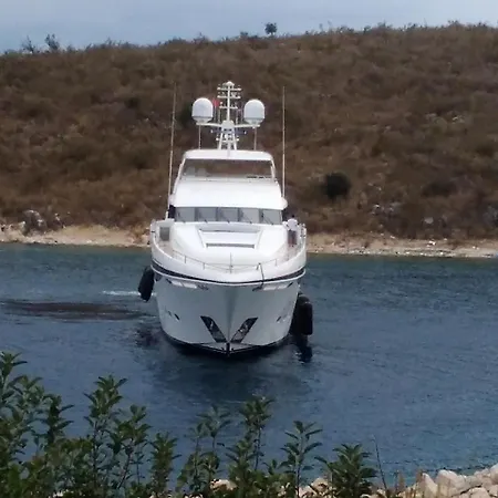 γκαρσονιέρα για διακοπές 度假居 *